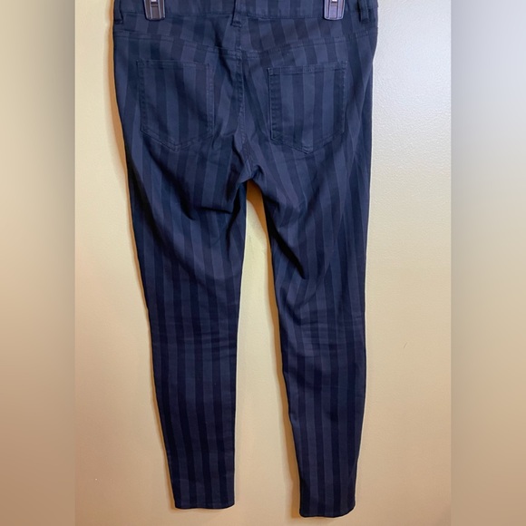 H&M Divided - Size 8 - Picture 4 of 5